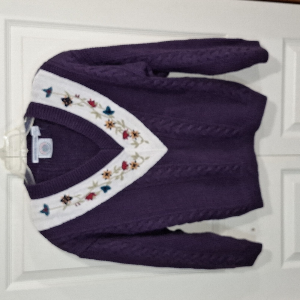 Vintage Cape Isle Knitters embroidered v-neck sweater relaxed floral - S